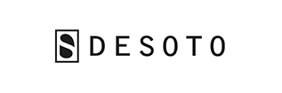 Ein stilisiertes, schwarzes Blatt befindet sich in einem quadratischen Rahmen links. Rechts daneben steht in schwarzen Buchstaben "DESOTO" auf weißem Hintergrund.