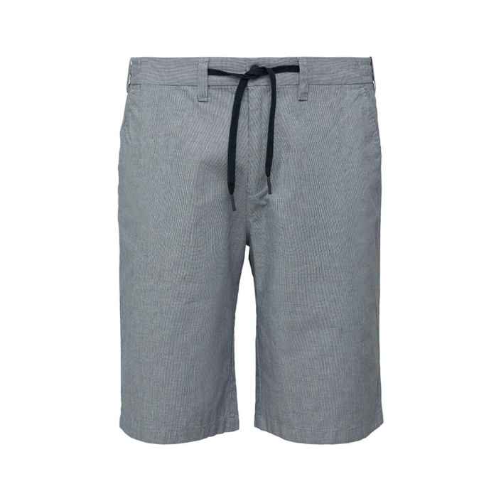 Graue Shorts mit schwarzem Kordelzug, die flach ausgebreitet sind. Der Hintergrund ist weiß und minimalistisch, was den Fokus auf die Shorts lenkt.